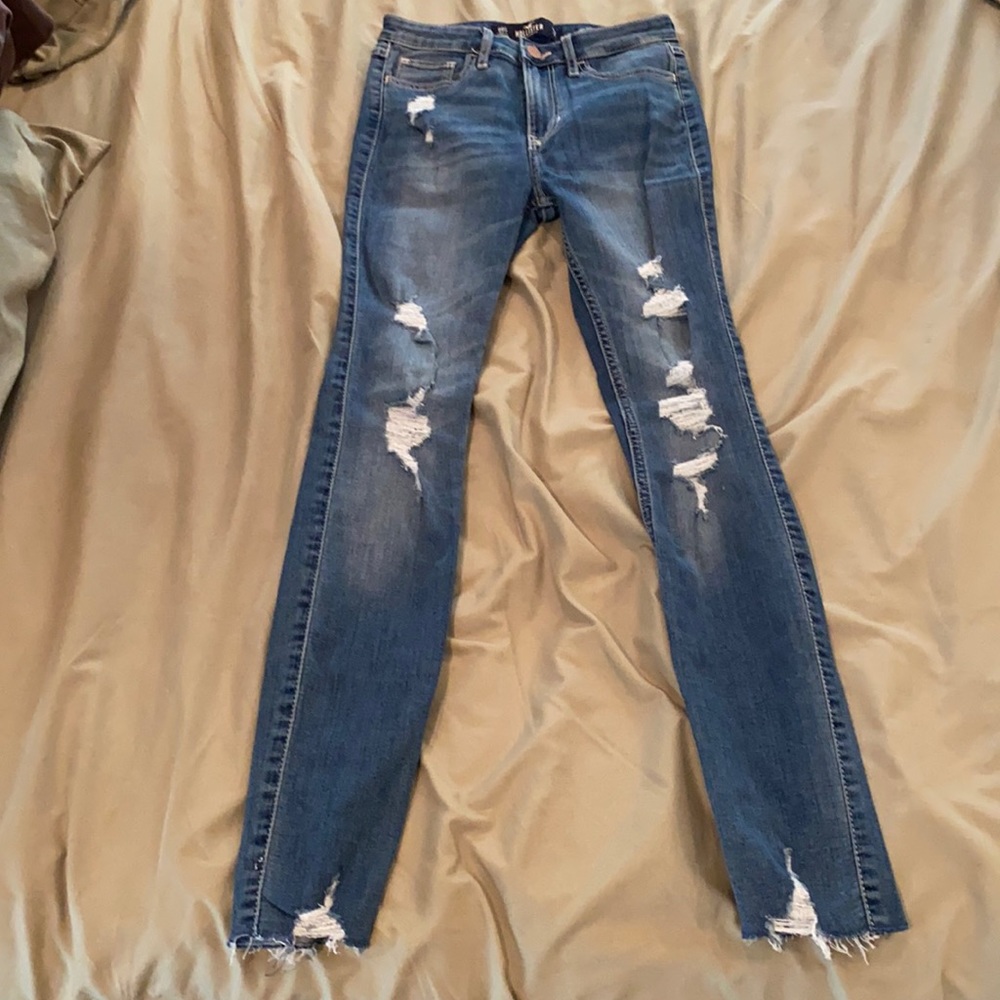Hollister skinny jeans. Size 00S. Like new.